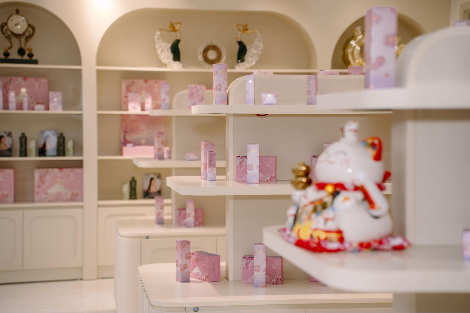 Kayo Beauty Center và Sakura Sakuyahime