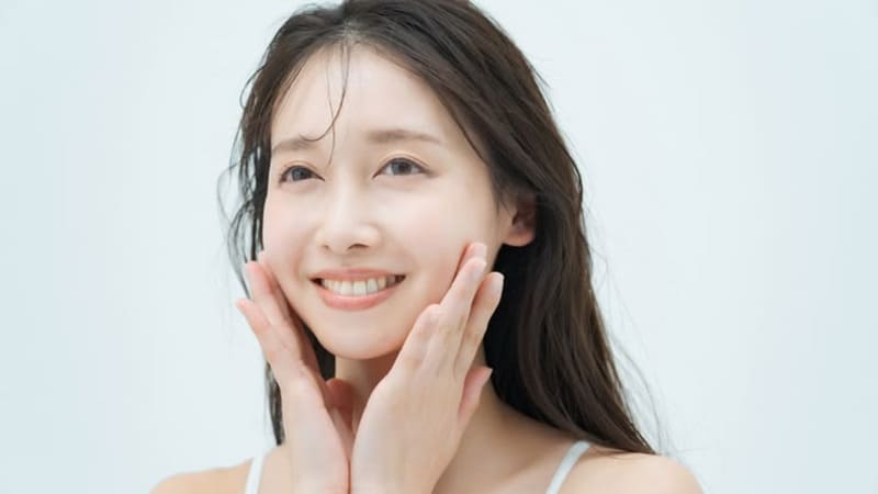 Nên dùng gel tẩy trang hay dầu tẩy trang?