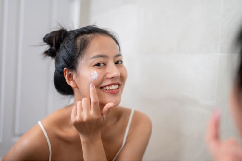 Lợi ích khi dùng kem dưỡng ẩm phục hồi da