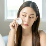 Không tẩy trang có cần tẩy trang không