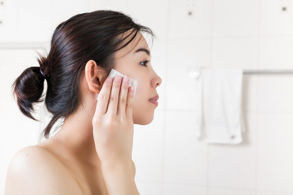 da nhạy cảm nên dùng tẩy trang nào