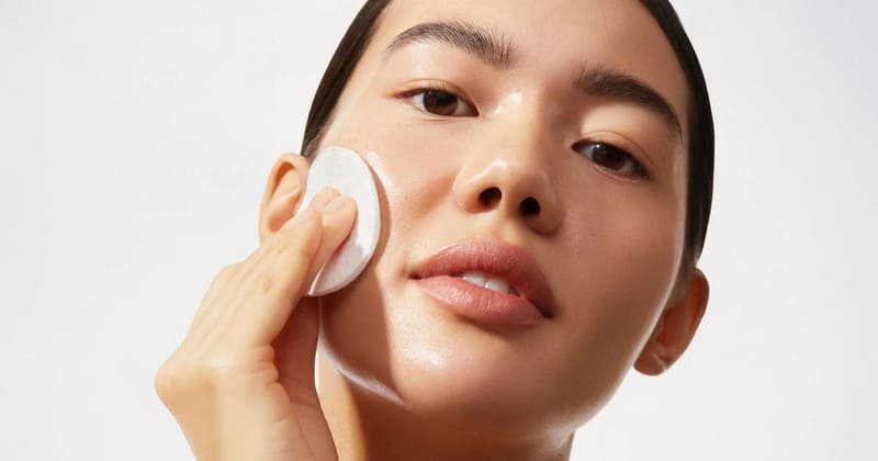 sản phẩm tẩy trang không cồn