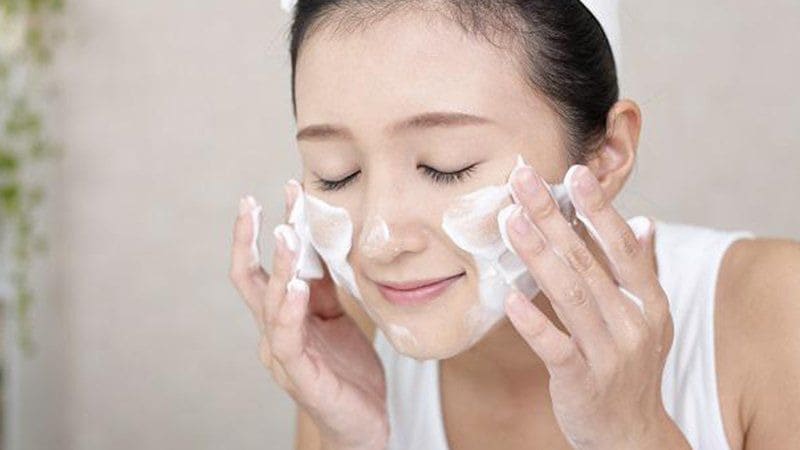 Hướng dẫn các bước làm sạch da đúng cách
