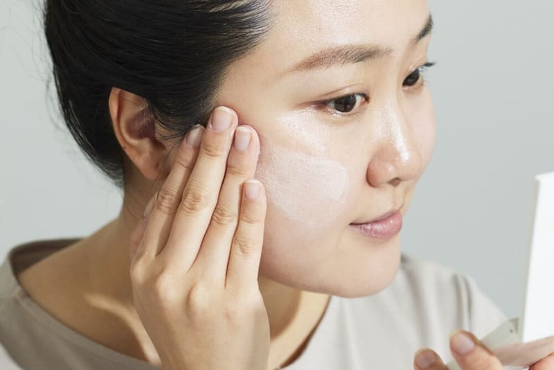 Bôi kem chống nắng bao nhiêu là đủ