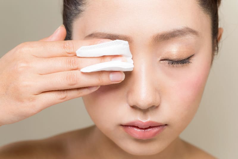 Tại sao nên tẩy trang hàng ngày?