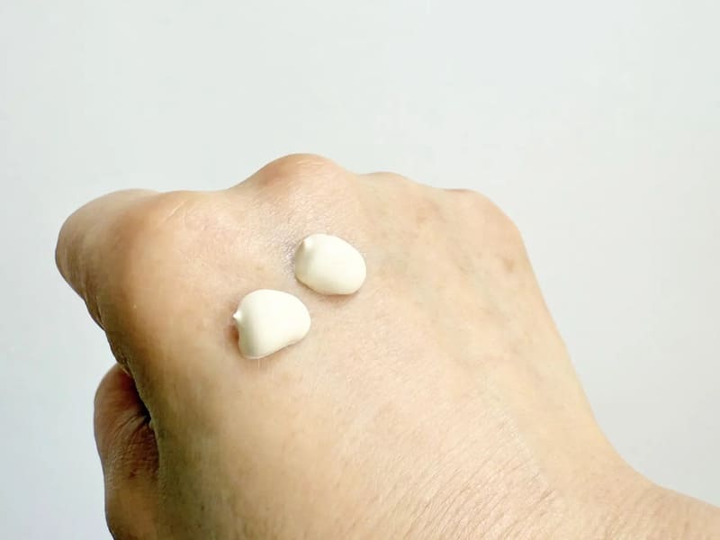 Lượng kem chống nắng cần bôi mỗi lần bao nhiêu?