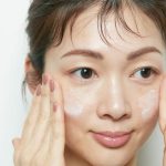 cách thoa lại kem chống nắng
