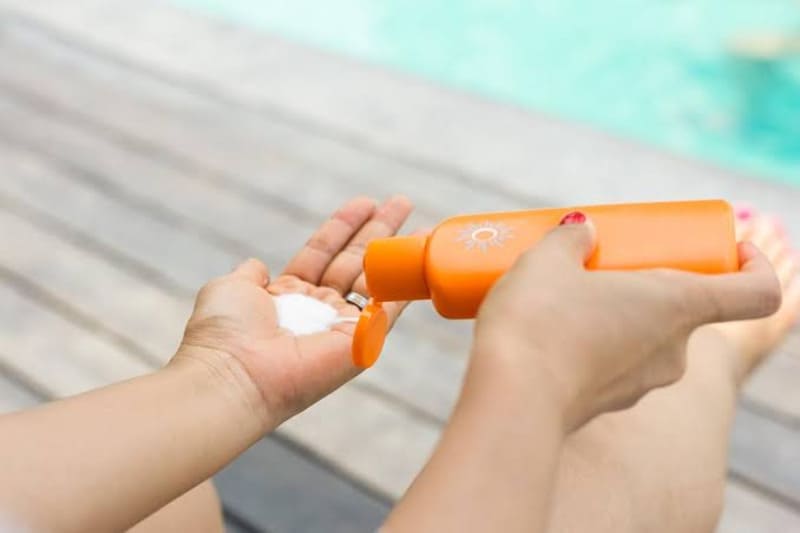 chọn kem chống nắng dùng trong mùa đông có chỉ số spf từ 30 trở lên