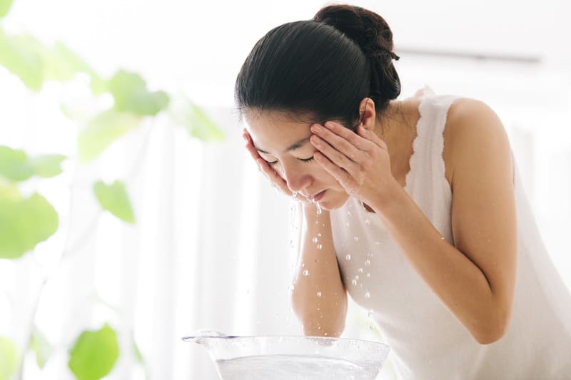 Rửa mặt sau khi đắp mặt nạ