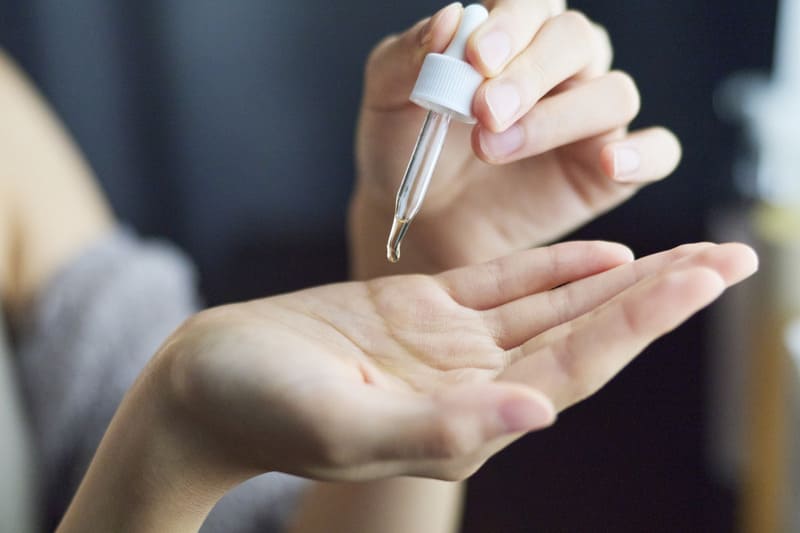 Dùng serum sau khi đắp mặt nạ